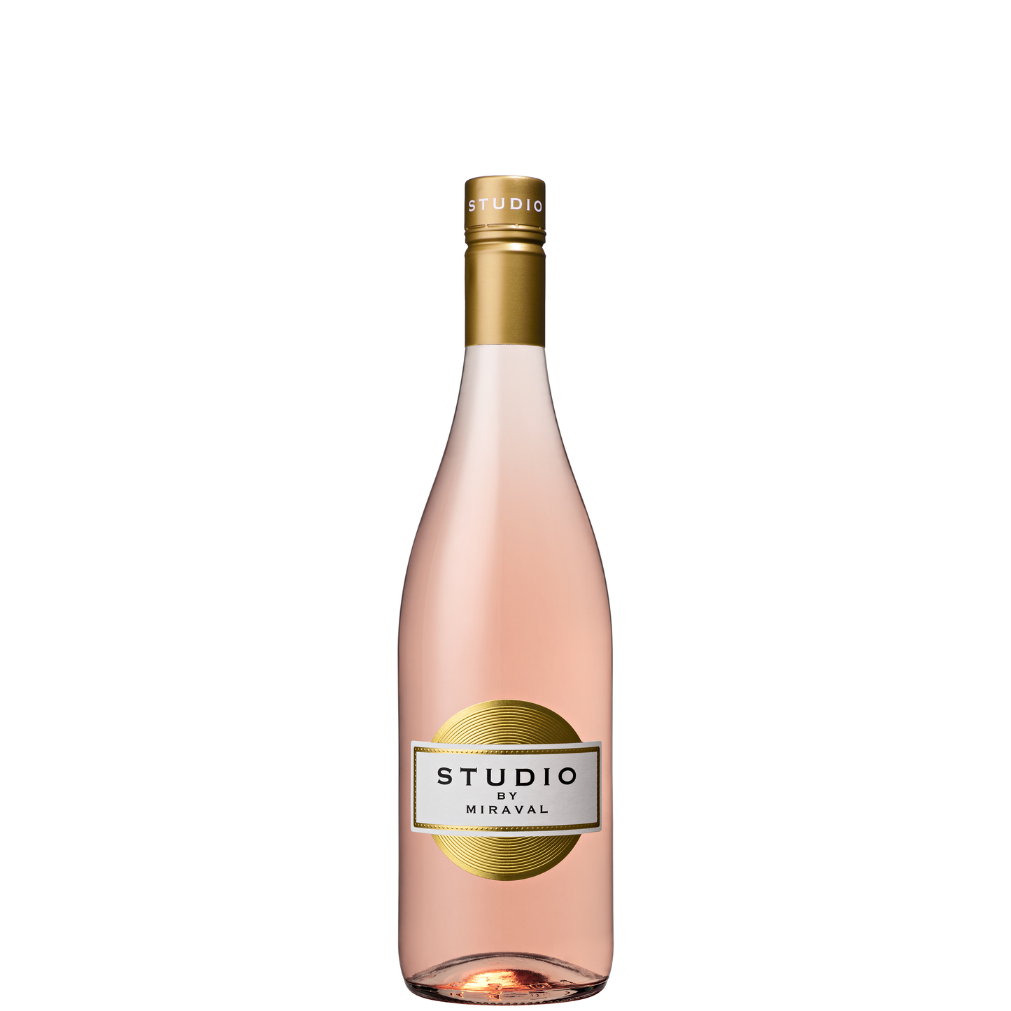 Flasche Studio by Miraval Roséwein mit hellrosa Inhalt, goldener Kapsel und rundem goldenen Etikett vor weißem Hintergrund.